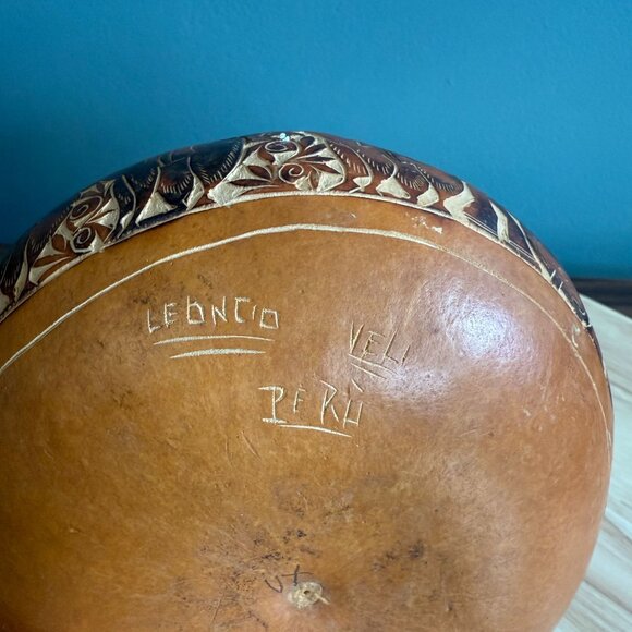 Vintage Hand-Carved Andean Gourd Box With Traditional Peruvian Design With Tags - Picture 10 of 16